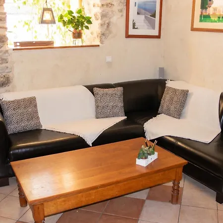 Maison De 3 Avec Piscine Partagee Jardin Clos Et Wifi A Victor La Coste Hébergement de vacances